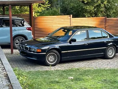 Gebraucht BMW 750L Luxury Line 326 PS (239 kW) 2000 Schwarz Limousine