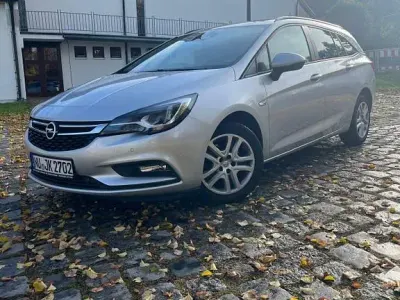 Używany Opel Astra S 136 KM (100 kW) 2019 Srebrny Kombi