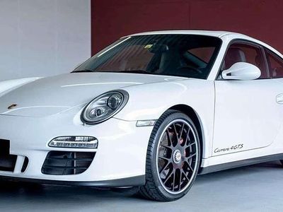 Porsche 911 Carrera 4 GTS
