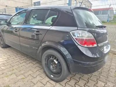 Usata Opel Astra 116 CV (85 kW) 2008 Nero Utilitaria