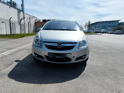 Używany Opel Corsa Sport 80 KM (58 kW) 2009 Srebrny Hatchback