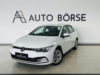 Gebraucht VW Golf VIII Trendline 90 PS (66 kW) 2021 Pure white Limousine
