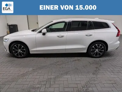 Gebraucht Volvo V60 Momentum 190 PS (139 kW) 2020 Weiß Kombi