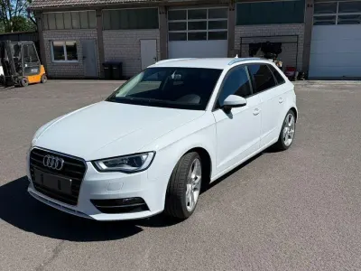 Gebraucht Audi A3 Ambiente 125 PS (91 kW) 2015 Weiß Limousine