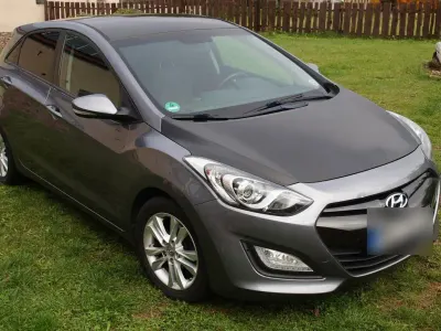 Używany Hyundai i30 Edition 99 KM (72 kW) 2015 Szary Sedan/Limuzyna