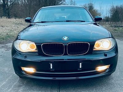 Gebraucht BMW 120 143 PS (105 kW) 2008 Schwarz Kleinwagen