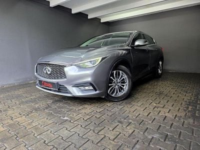 Infiniti Q30