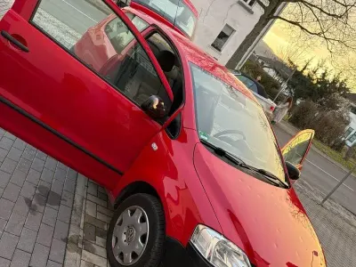 Gebraucht VW Fox Style 60 PS (44 kW) 2011 Rot Kleinwagen