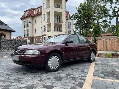 Gebraucht Audi A4 Basis 101 PS (74 kW) 1995 Rot Limousine