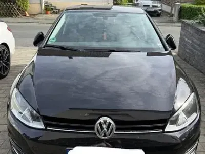 Gebraucht VW Golf VII LOUNGE 110 PS (80 kW) 2015 Schwarz Limousine