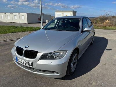 Gebraucht BMW 320 Sport Line 163 PS (119 kW) 2006 Silber Limousine