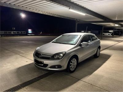Opel Astra GTC