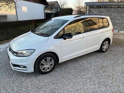 Weiß Gebraucht 2016 VW Touran Comfortline Van / Kleinbus | 14.500 € (Teuer)