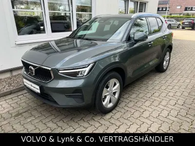 Gebraucht Volvo XC40 Core 163 PS (119 kW) 2025 Grün SUV