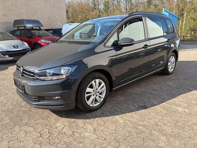 Gebraucht VW Touran Comfortline 150 PS (110 kW) 2020 Uranograu/cinza urano Van / Kleinbus
