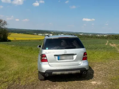 Gebraucht Mercedes ML320 224 PS (164 kW) 2007 Silber SUV