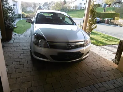 Używany Opel Astra GTC Innovation 116 KM (85 kW) 2008 Srebrny Coupe