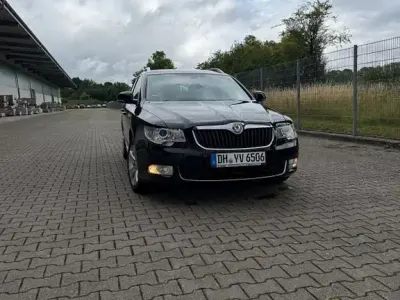Gebraucht Skoda Superb Comfort 160 PS (117 kW) 2011 Schwarz Kombi