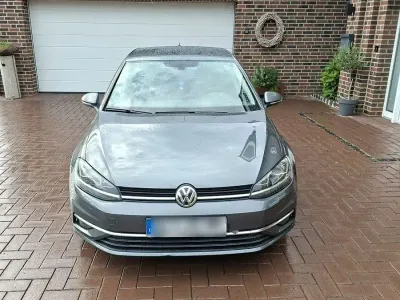 Gebraucht VW Golf VII Sound 110 PS (80 kW) 2018 Grau Limousine
