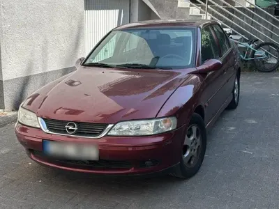 Gebraucht Opel Vectra 100 PS (73 kW) 1999 Rot Limousine