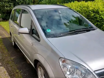 Gebraucht Opel Zafira 140 PS (102 kW) 2009 Silber Van / Kleinbus