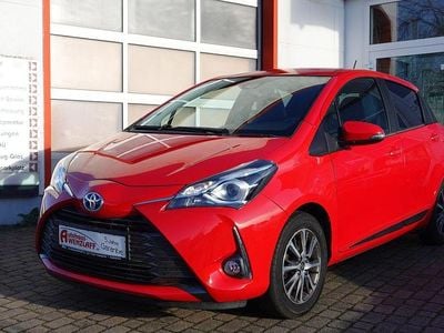 Rot Gebraucht 2020 Toyota Yaris Hybrid Club Limousine | 15.500 € (Fairer Preis)