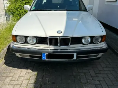 Gebraucht BMW 735 211 PS (155 kW) 1990 Weiß Limousine