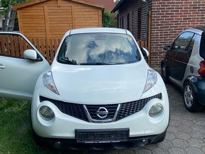 Weiß Gebraucht 2011 Nissan Juke Tekna SUV | 5.750 € (Etwas zu teuer)