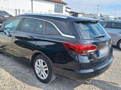 Schwarz Gebraucht 2017 Opel Astra Kombi | 6.300 € (Etwas zu teuer)
