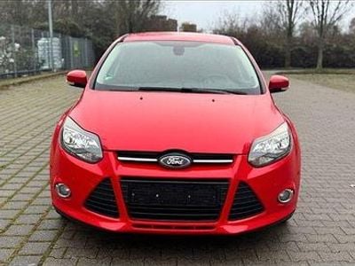 Gebraucht Ford Focus Champions Edition 150 PS (110 kW) 2012 Rot Limousine