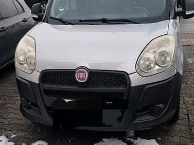 Silber Gebraucht 2012 Fiat Doblò Van / Kleinbus | 3.300 € (Guter Preis)