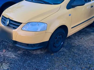 Gebraucht VW Fox 54 PS (39 kW) 2008 Gelb Kleinwagen