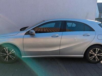 Usata Mercedes A180 Edition 122 CV (89 kW) 2015 Argento Utilitaria