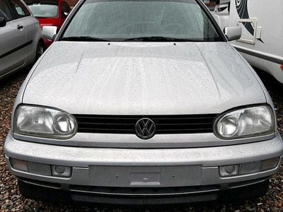 Gebraucht VW Golf III 90 PS (66 kW) 1995 Silber Kleinwagen