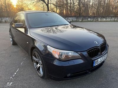 Gebraucht BMW 550 367 PS (269 kW) 2005 Blau Limousine