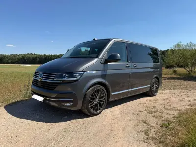 Gebraucht VW Multivan Generation Six 204 PS (150 kW) 2022 Grau Van / Kleinbus
