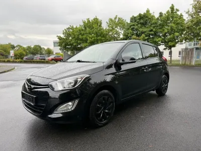 Brugt Hyundai i20 Trend 86 HK (63 kW) 2014 Sort Hatchback