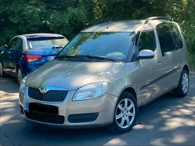 Gebraucht Skoda Roomster 69 PS (50 kW) 2009 Braun Van / Kleinbus