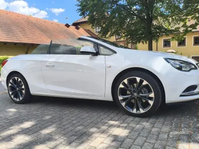 Gebraucht Opel Cascada Edition 140 PS (102 kW) 2018 Weiß Cabrio