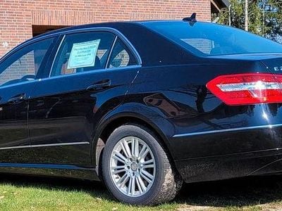 Gebraucht Mercedes E200 Avantgarde 136 PS (100 kW) 2011 Schwarz Limousine