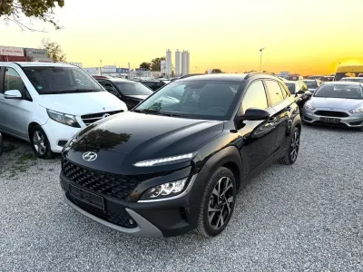 Gebraucht Hyundai Kona Pure 120 PS (88 kW) 2021 Schwarz SUV