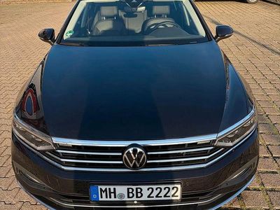 Schwarz Gebraucht 2023 VW Passat Elegance Kombi | 33.000 €