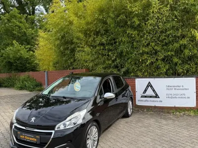 Gebraucht Peugeot 208 Style 82 PS (60 kW) 2017 Schwarz Kleinwagen