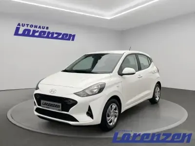 Gebraucht Hyundai i10 Select 63 PS (46 kW) 2024 Atlas white / sol (weiss) Kleinwagen