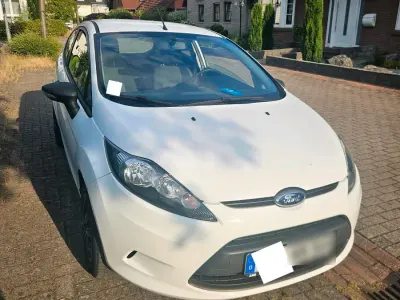 Gebraucht Ford Fiesta 2012 Weiß Coupé