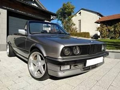 Silber Gebraucht 1988 BMW 325 Cabriolet Cabrio | 21.500 €