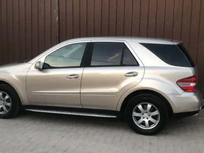 Gebraucht Mercedes ML350 272 PS (200 kW) 2006 Gold SUV