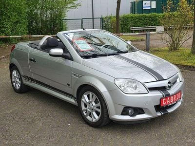 Second-hand Opel Tigra 90 CP (66 kW) 2005 Argintiu Cabrio