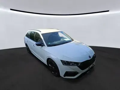 Gebraucht Skoda Octavia RS 245 PS (180 kW) 2024 Weiß Kombi