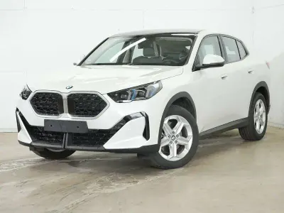 Gebraucht BMW X2 Sport Line 170 PS (125 kW) 2025 Mineralweiss met. SUV